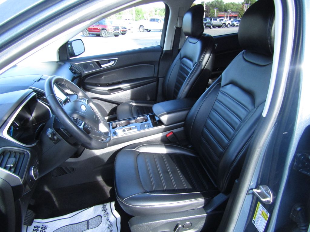 2019 Ford Edge SEL photo 10