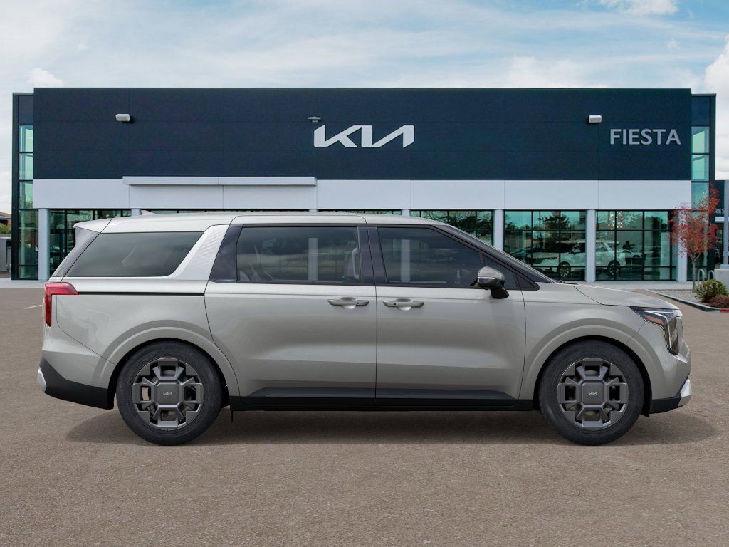 2026 Kia Carnival EX photo 3