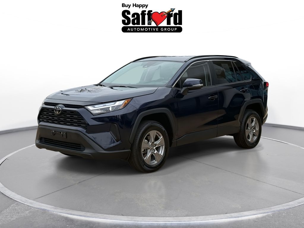2025 Toyota RAV4 XLE's photo