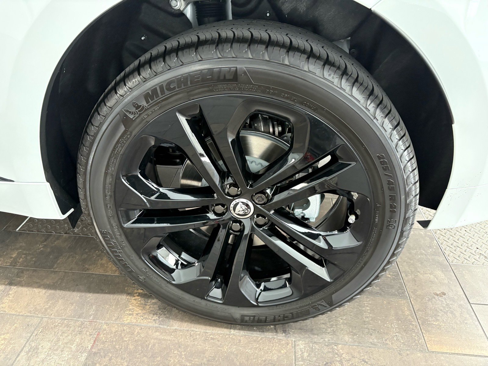 2026 Jaguar F-PACE R-Dynamic S P250 photo 12