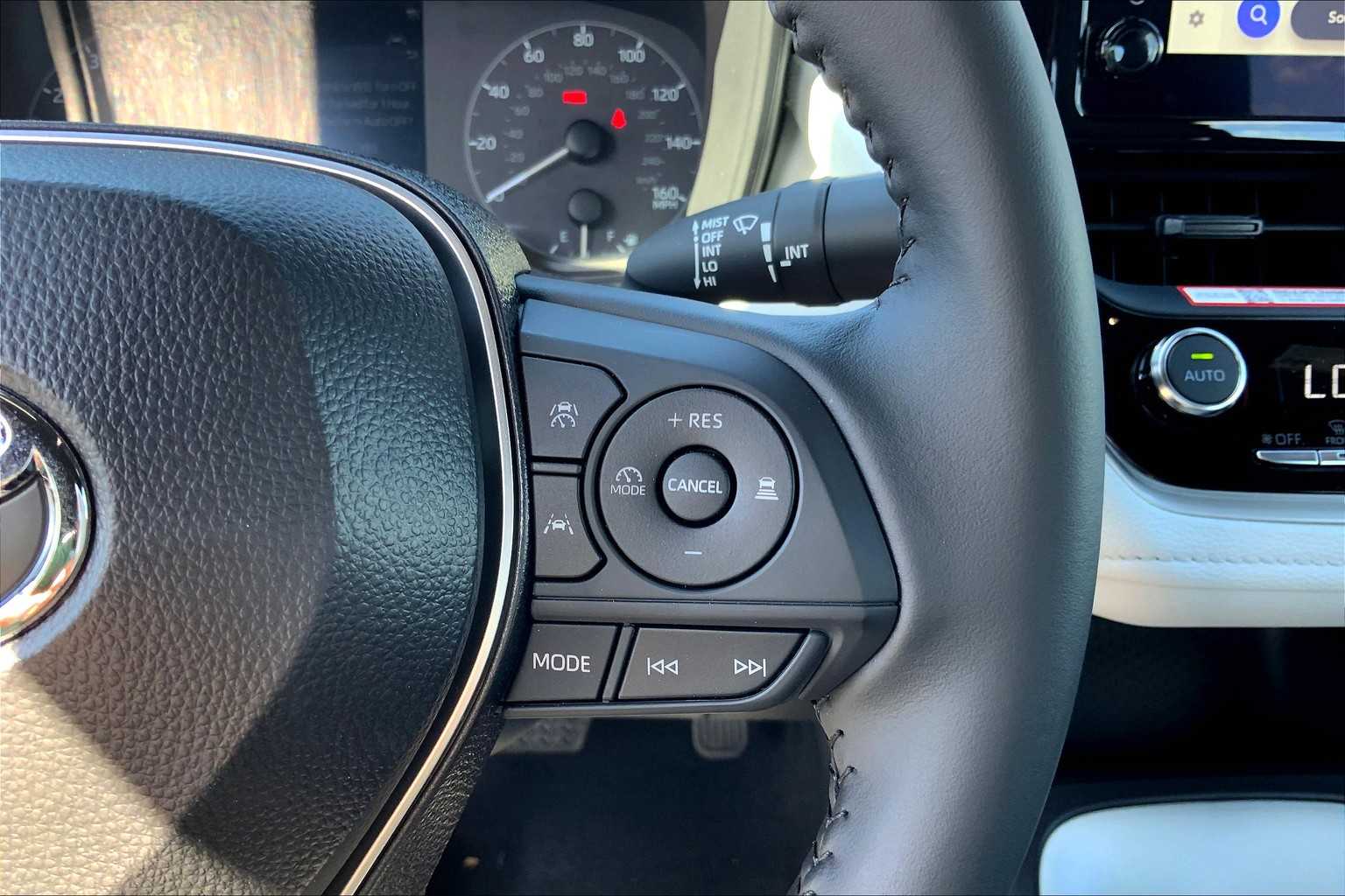 2025 Toyota Corolla SE photo 23