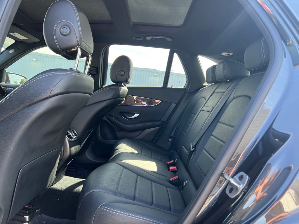 2021 Mercedes Benz GLC 300 photo 15
