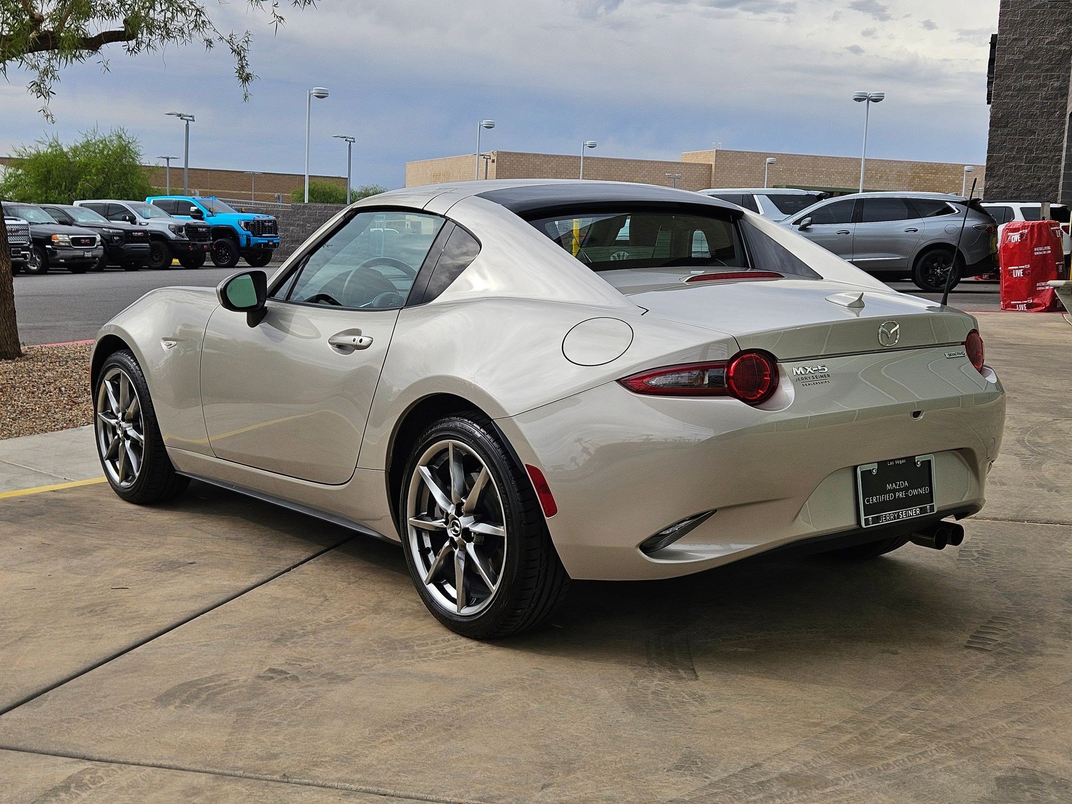 2023 Mazda MX-5 Miata Miata RF Grand Touring photo 3