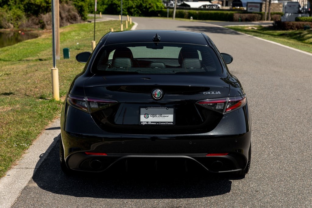 2025 Alfa Romeo Giulia Base photo 4