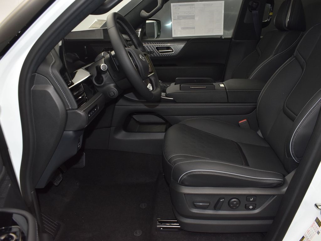 2026 Infiniti QX80 photo 10