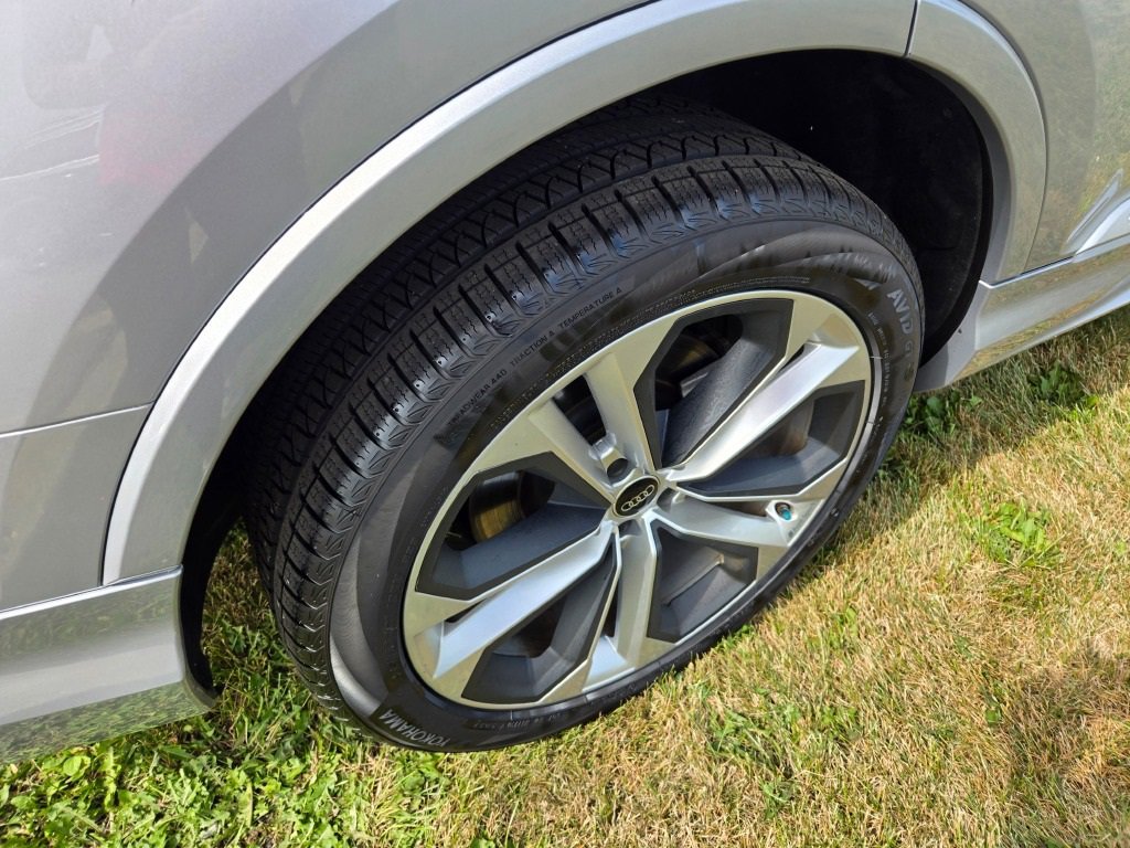 2022 Audi Q7 55 Premium Plus photo 10