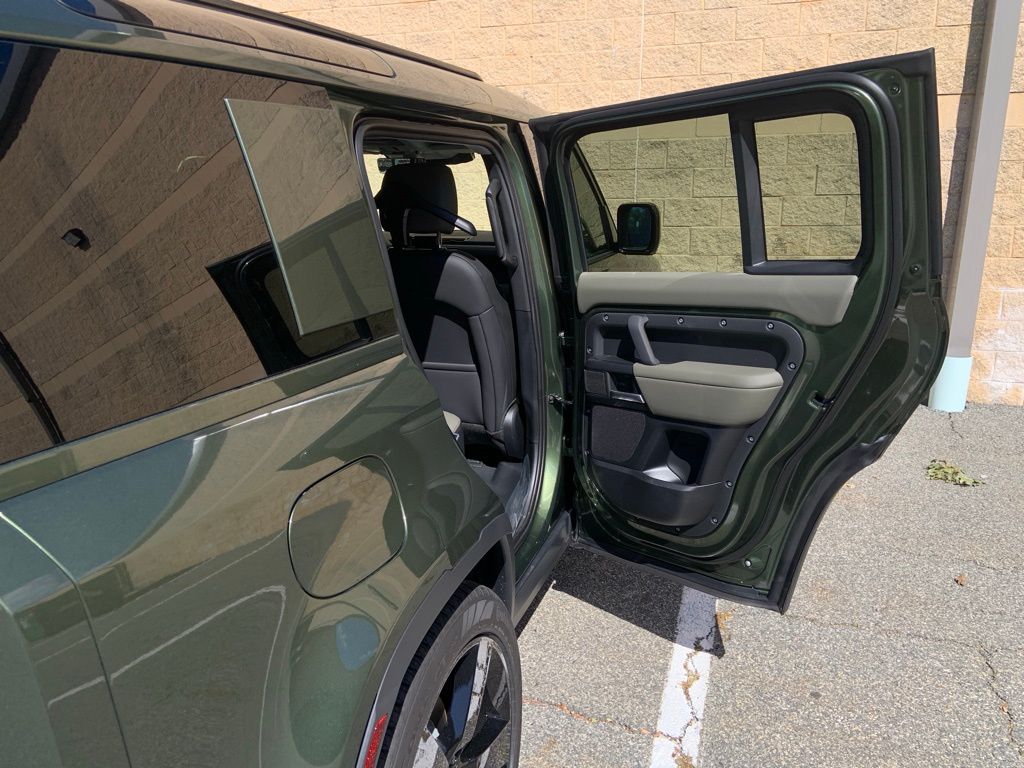2026 Land Rover Defender 110 S photo 16