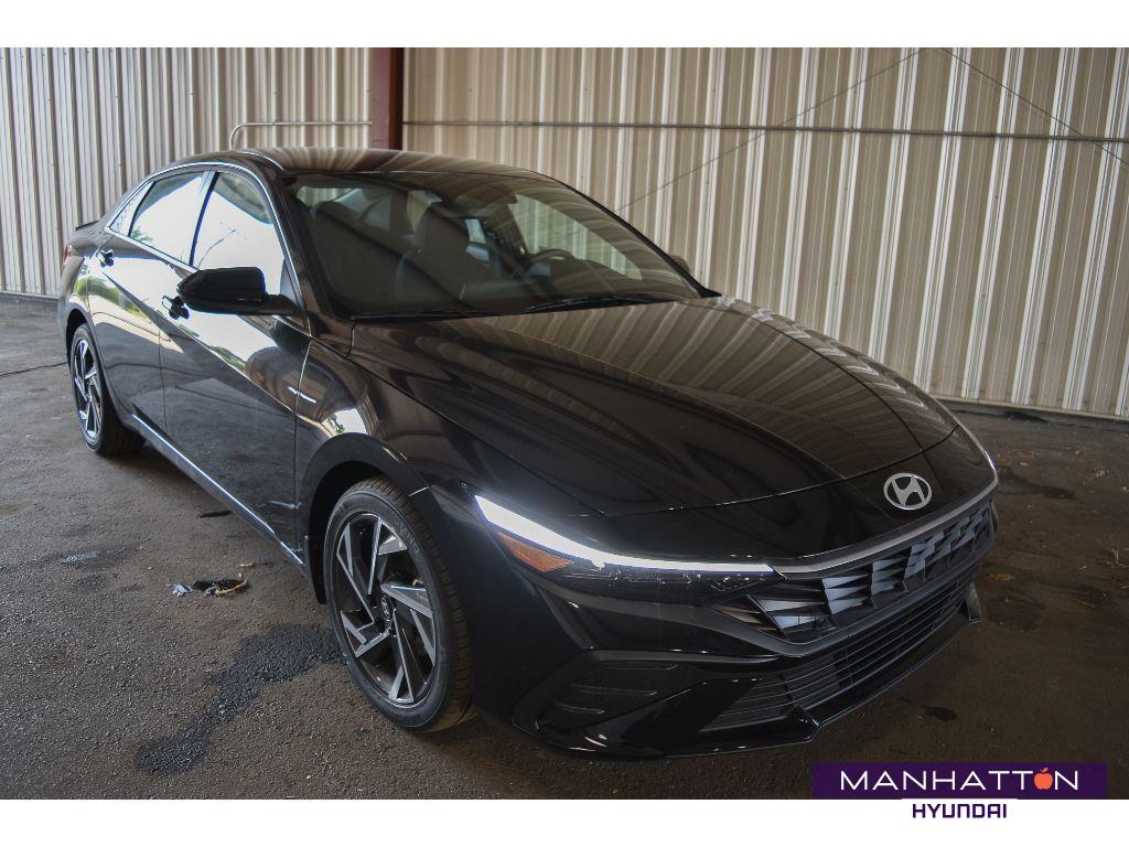 2025 Hyundai Elantra SEL's photo