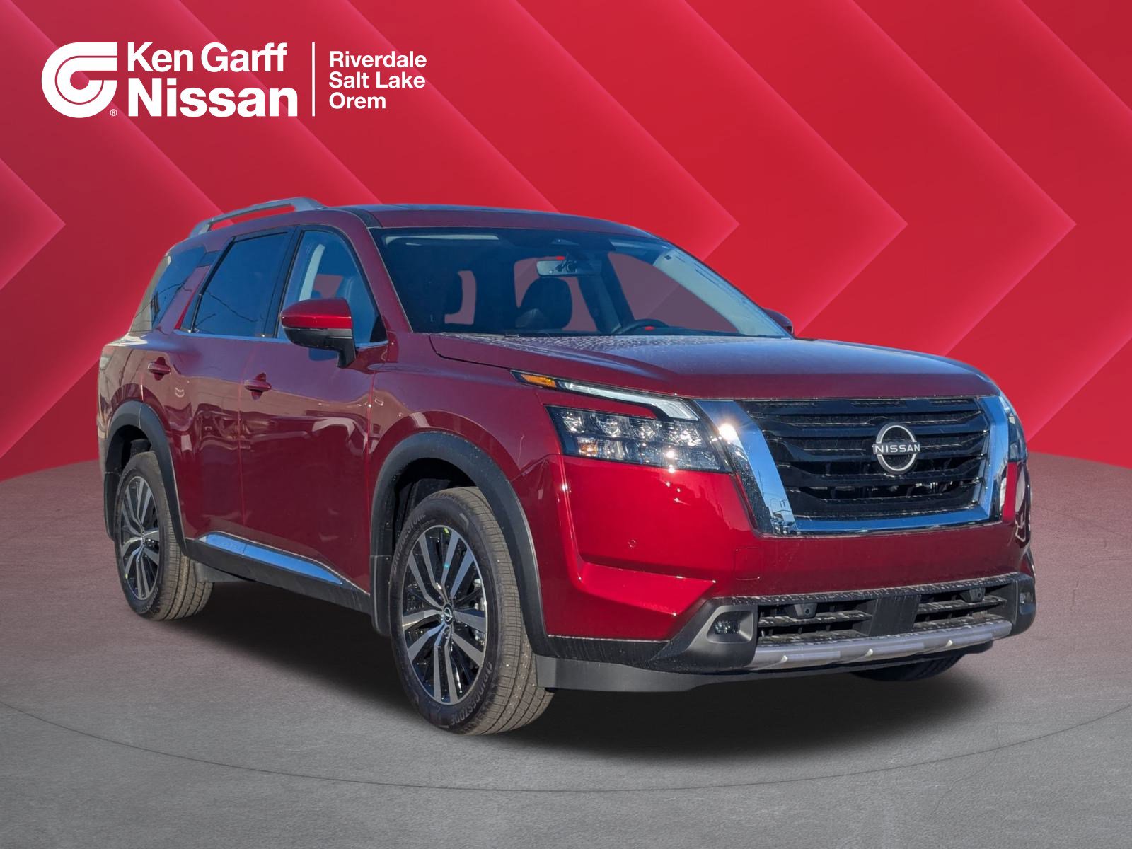 2025 Nissan Pathfinder Platinum's photo