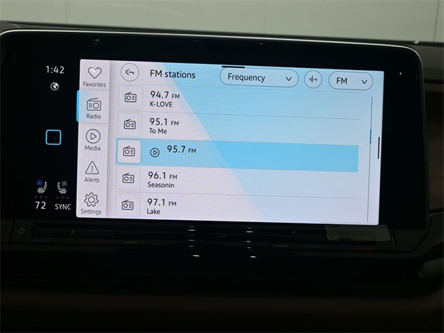 2026 Volkswagen Atlas SE Technology photo 2