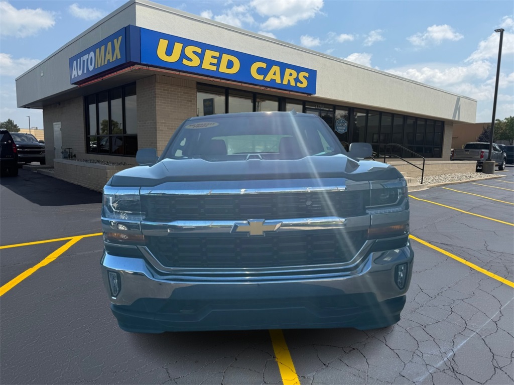 2018 Chevrolet Silverado 1500 LT photo 3