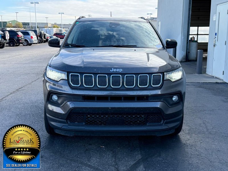 2022 Jeep Compass Latitude photo 3