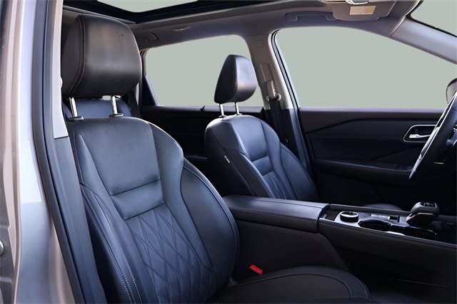 2021 Nissan Rogue Platinum photo 18