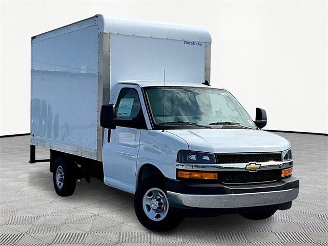 2025 Chevrolet Express Cutaway Base's photo
