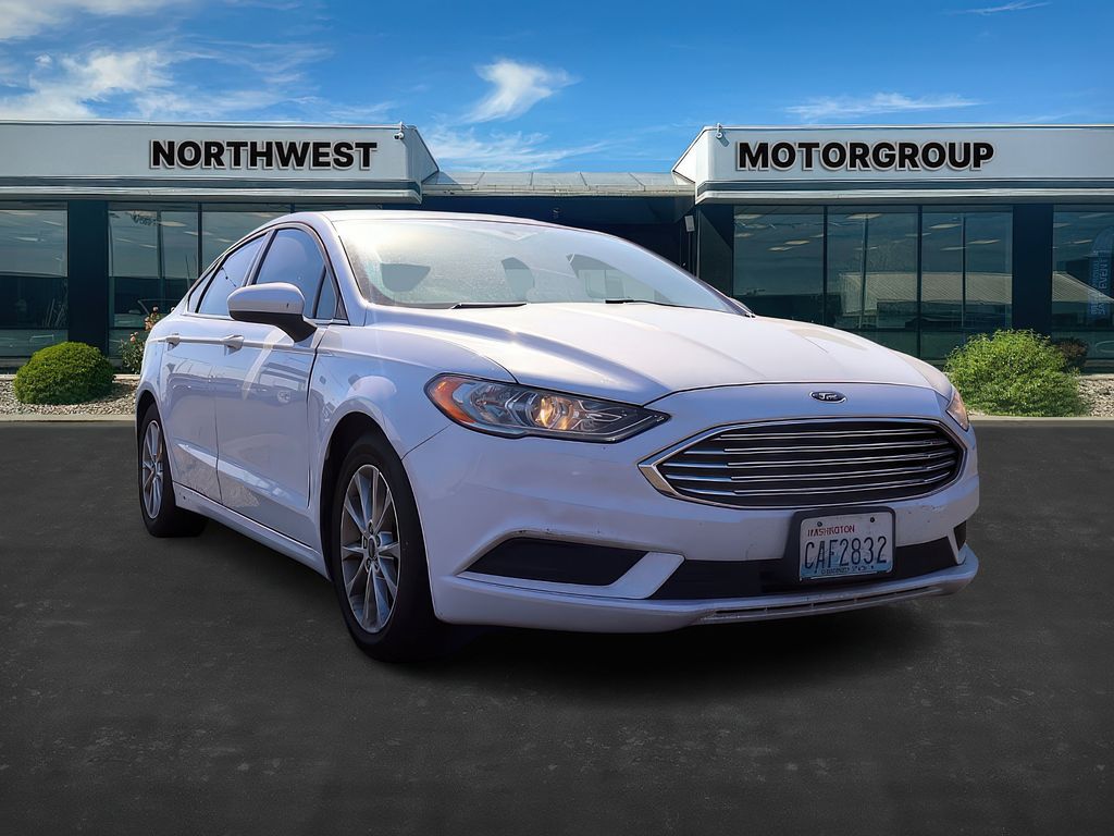 2017 Ford Fusion SE's photo