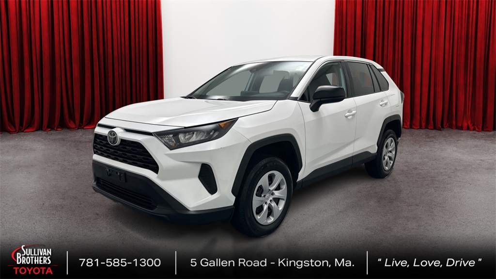 2022 Toyota RAV4 LE's photo