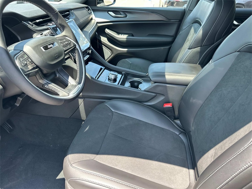 2025 Jeep Grand Cherokee Altitude X photo 15