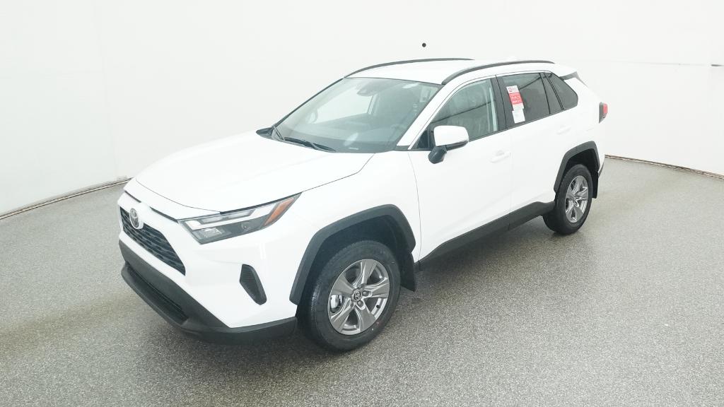 2025 Toyota RAV4 XLE's photo
