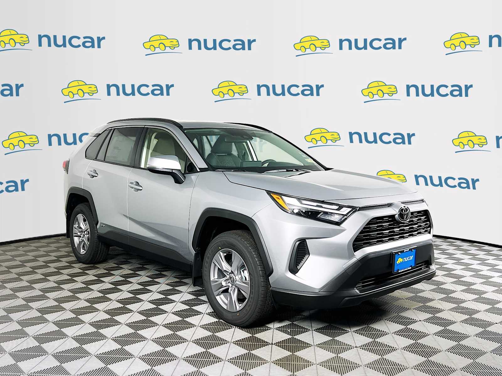 2025 Toyota RAV4 XLE's photo