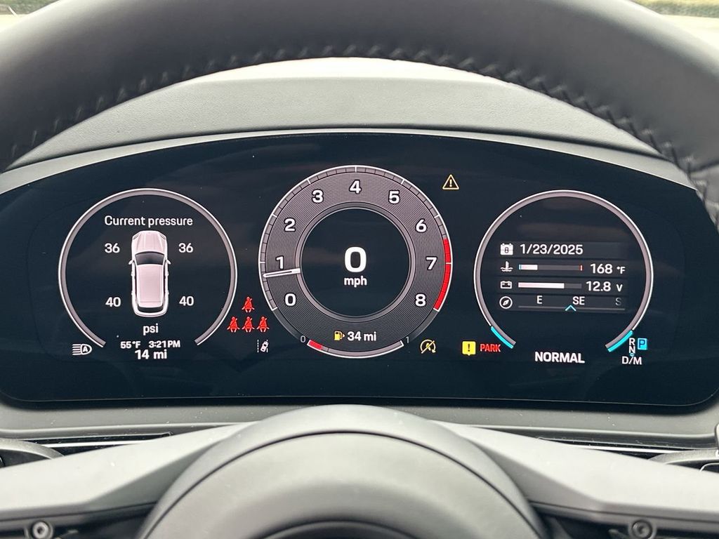 2025 Porsche Cayenne Base photo 19
