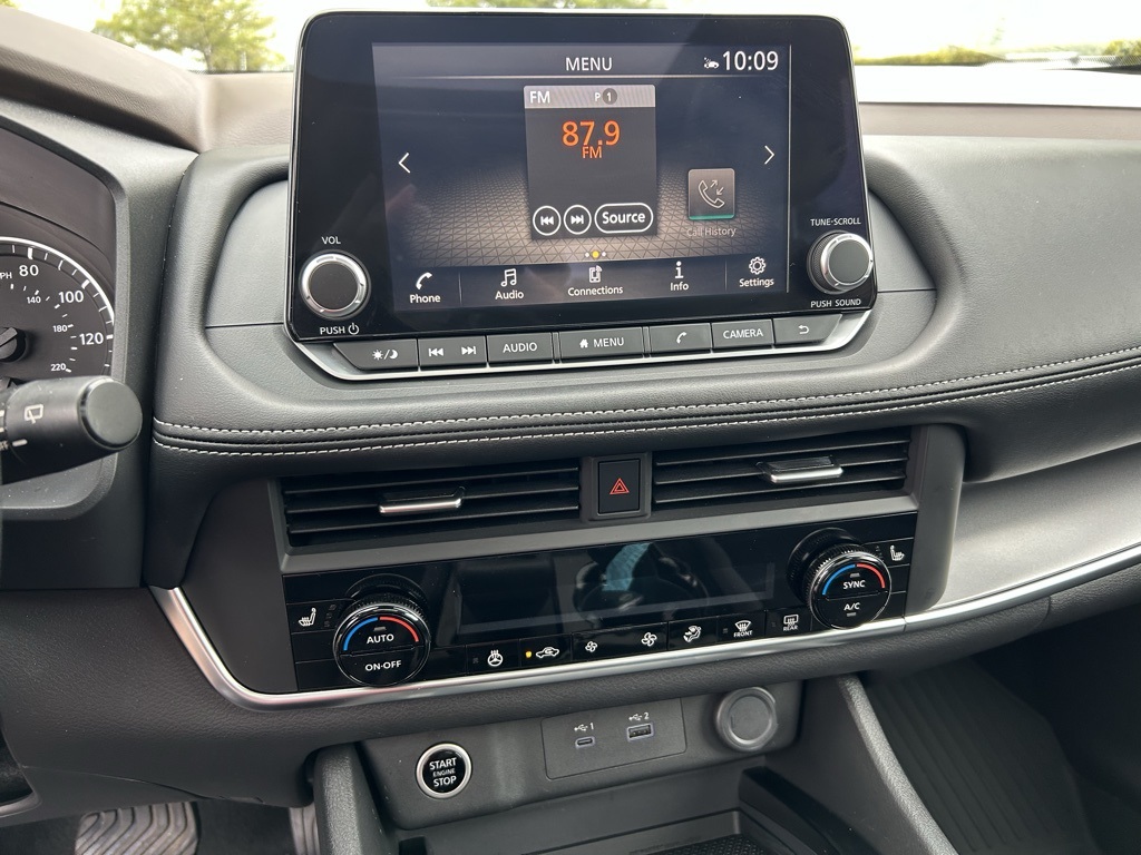 2023 Nissan Rogue SV photo 16