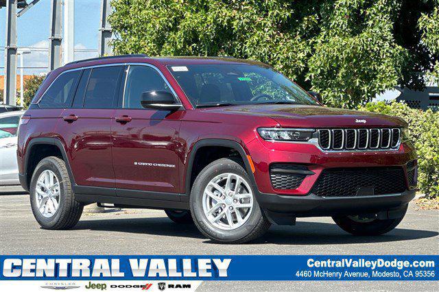 2025 Jeep Grand Cherokee Laredo's photo