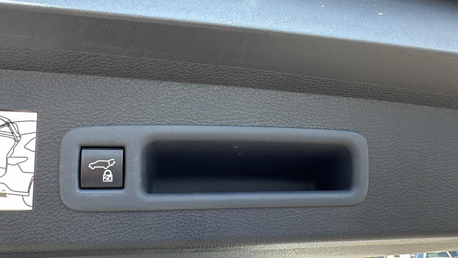 2024 Toyota Sienna XLE photo 30