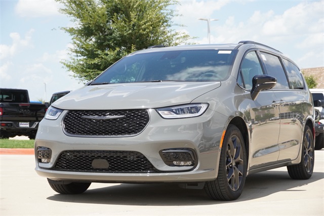 2025 Chrysler Pacifica Limited photo 3