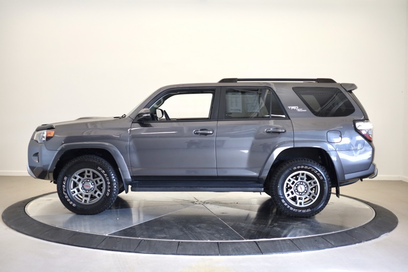 2019 Toyota 4Runner TRD Off-Road Premium photo 3