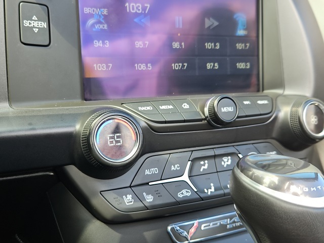 2015 Chevrolet Corvette Stingray Z51 3LT photo 44