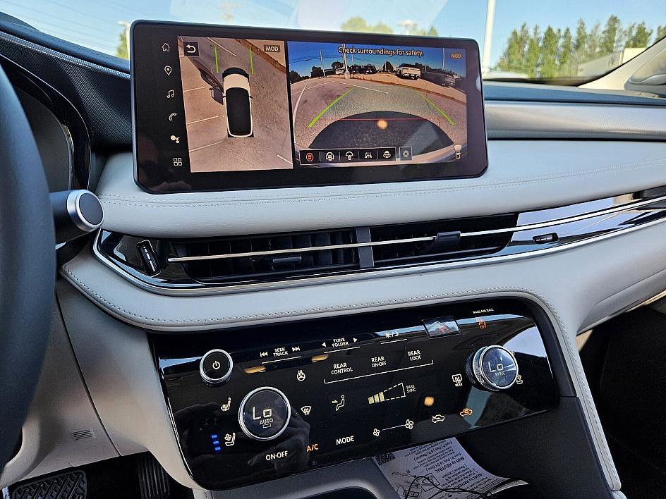 2026 Infiniti QX60 Luxe photo 18