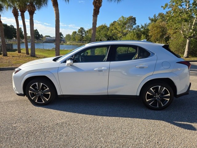 2025 Lexus UX Premium photo 2