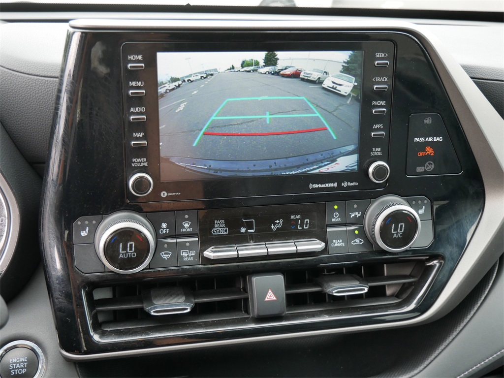 2022 Toyota Highlander XLE photo 19