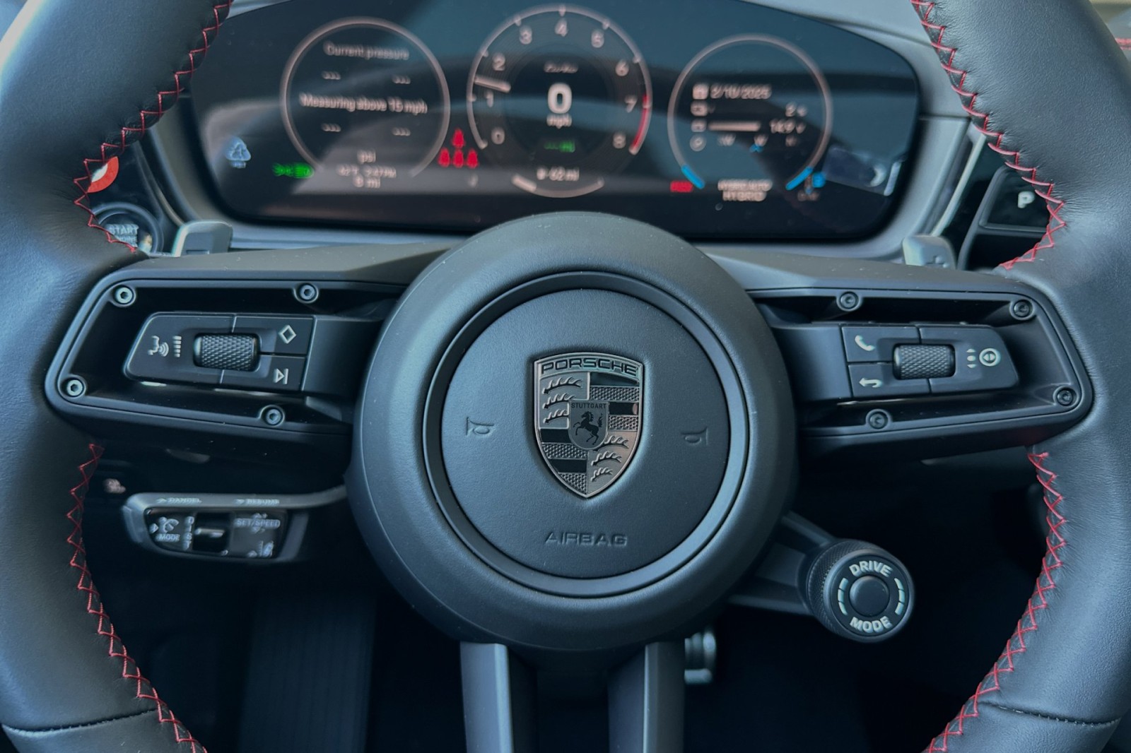 2025 Porsche Cayenne Turbo E-Hybrid photo 23