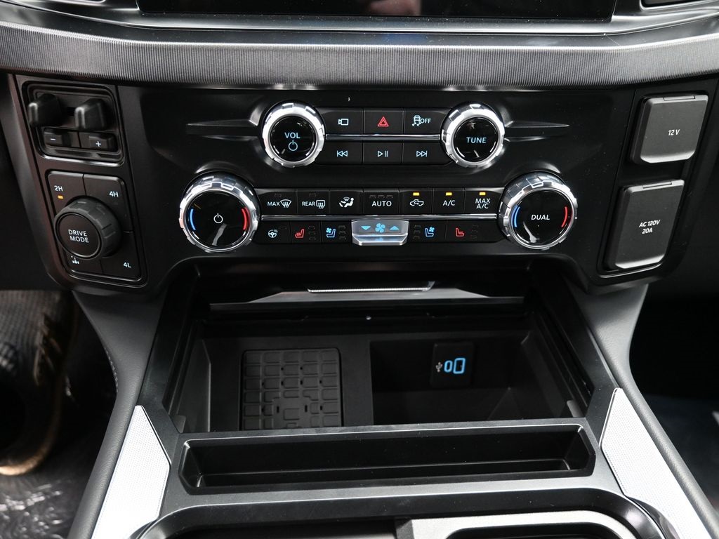 2026 Ford F-350 Platinum photo 12