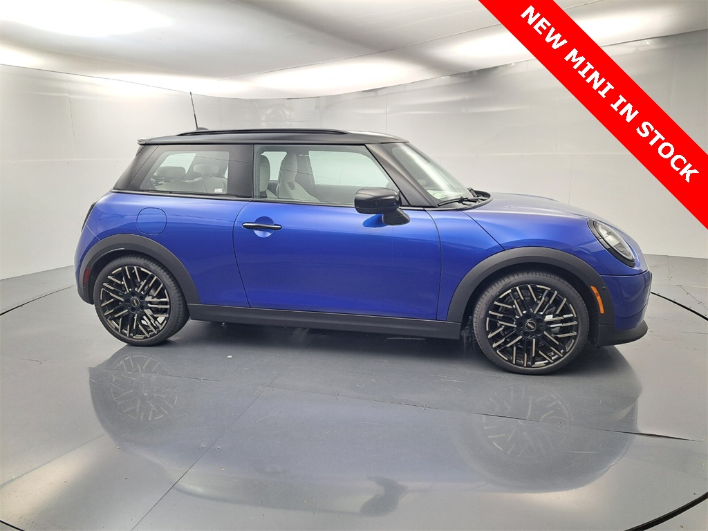2025 Mini Cooper S 2 Door Hardtop Iconic photo 2