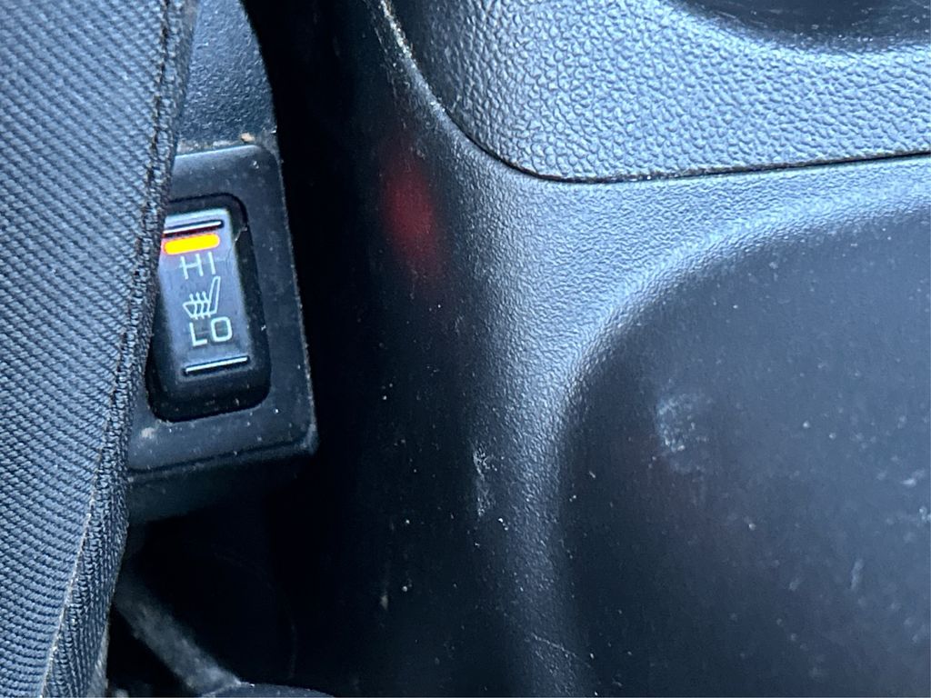 2014 Mitsubishi Outlander Sport SE photo 30