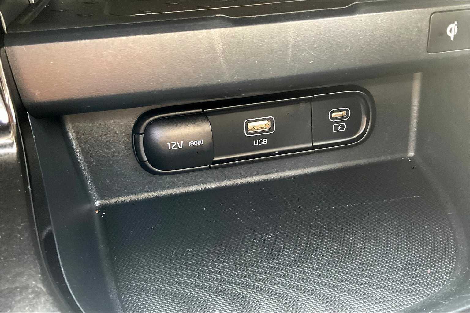2024 Kia Seltos EX photo 25