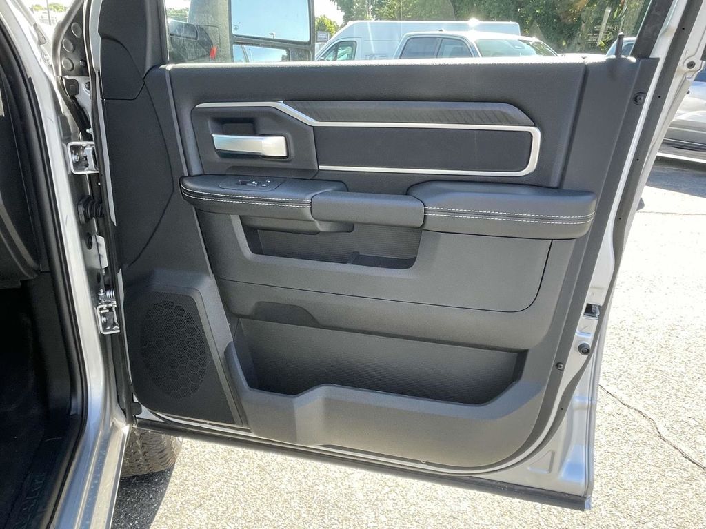 2026 Ram 2500 Big Horn photo 15