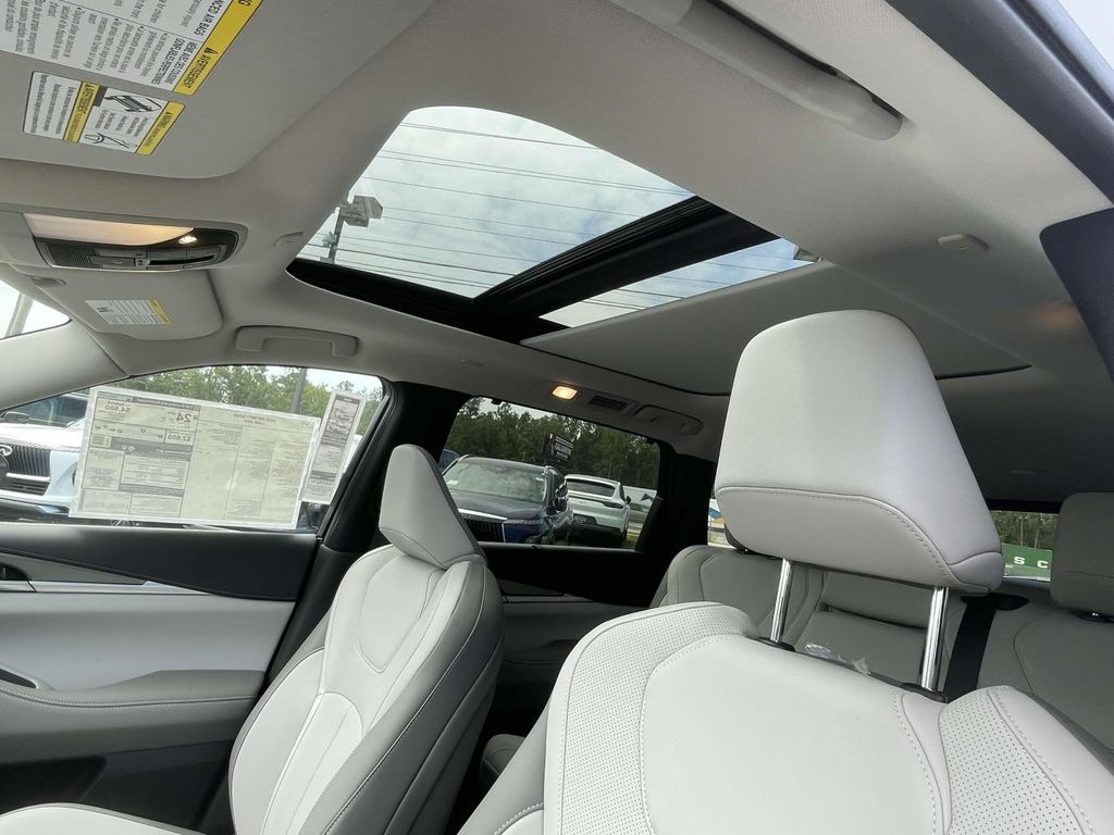 2026 Infiniti QX60 Luxe AWD photo 14