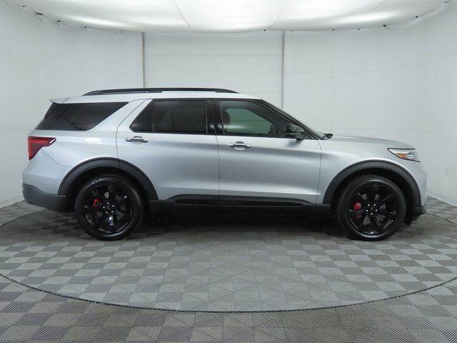 2020 Ford Explorer ST photo 4