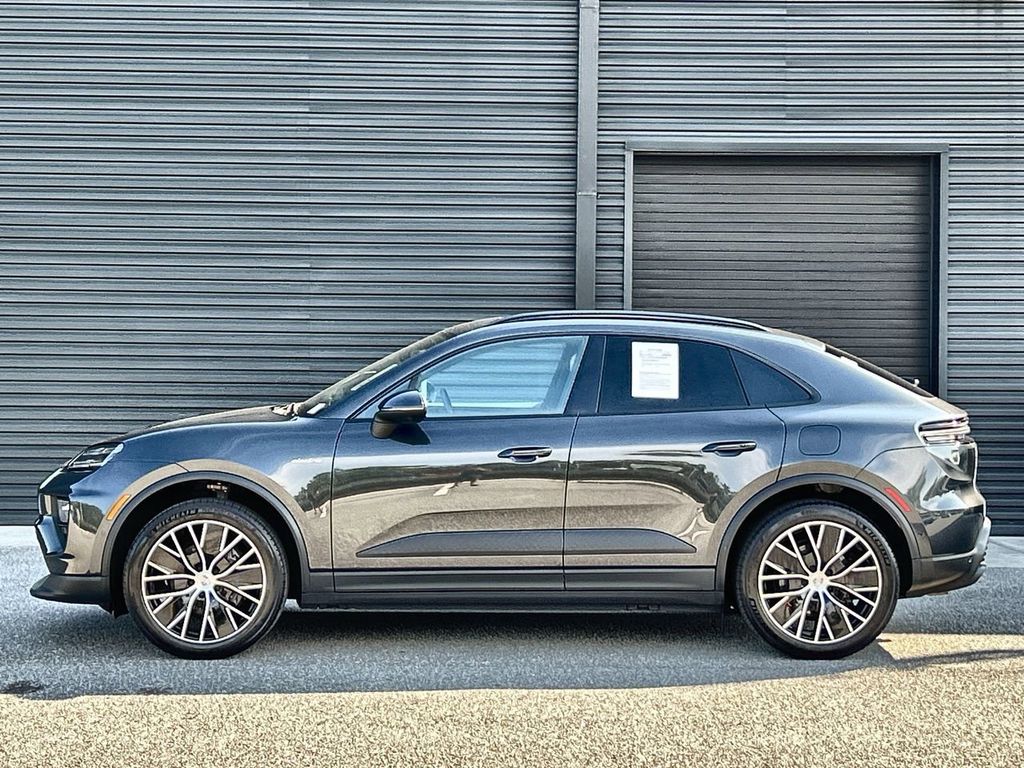 2024 Porsche Macan Electric 4 photo 10