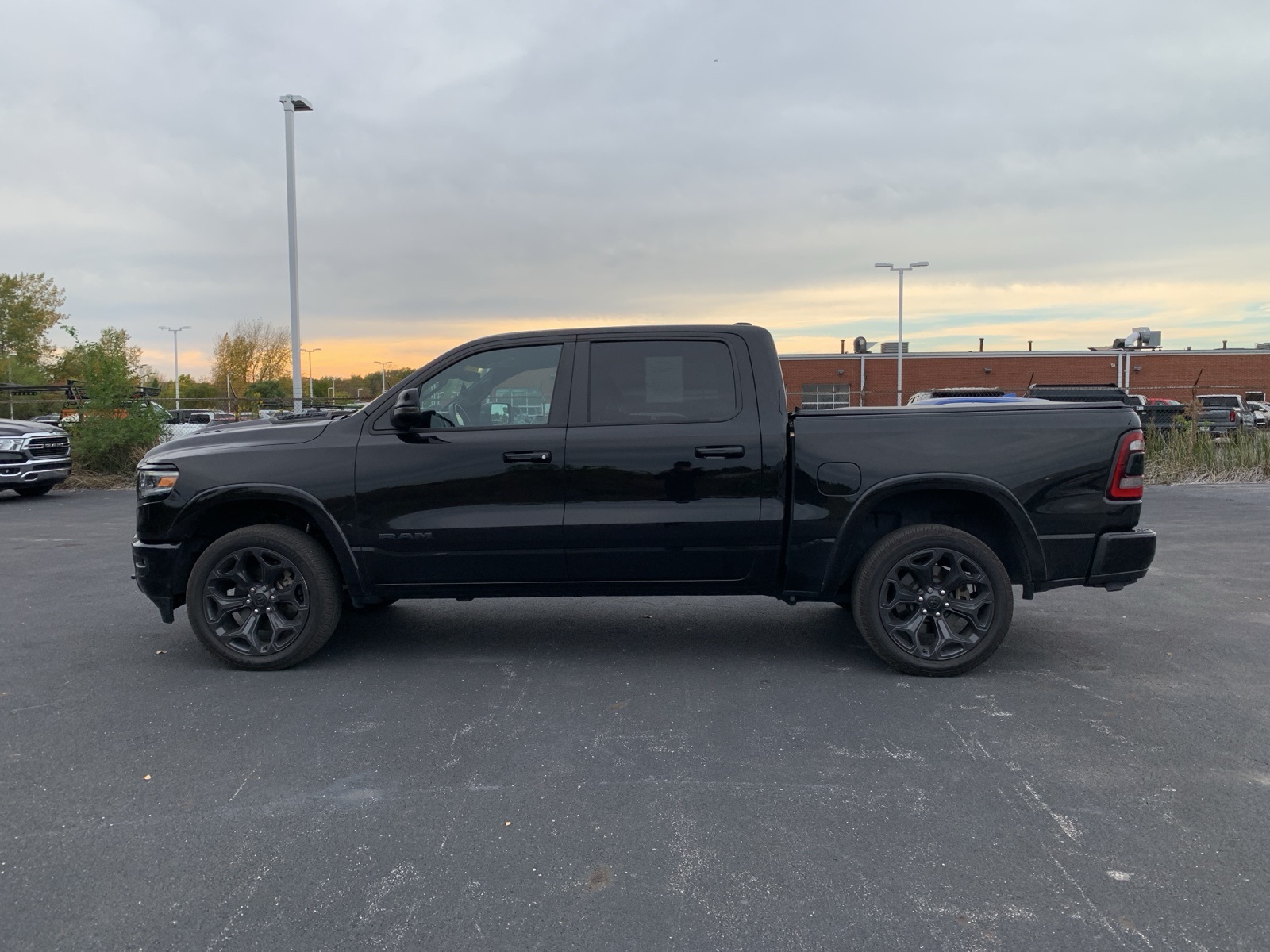 2024 Ram 1500 Limited photo 2