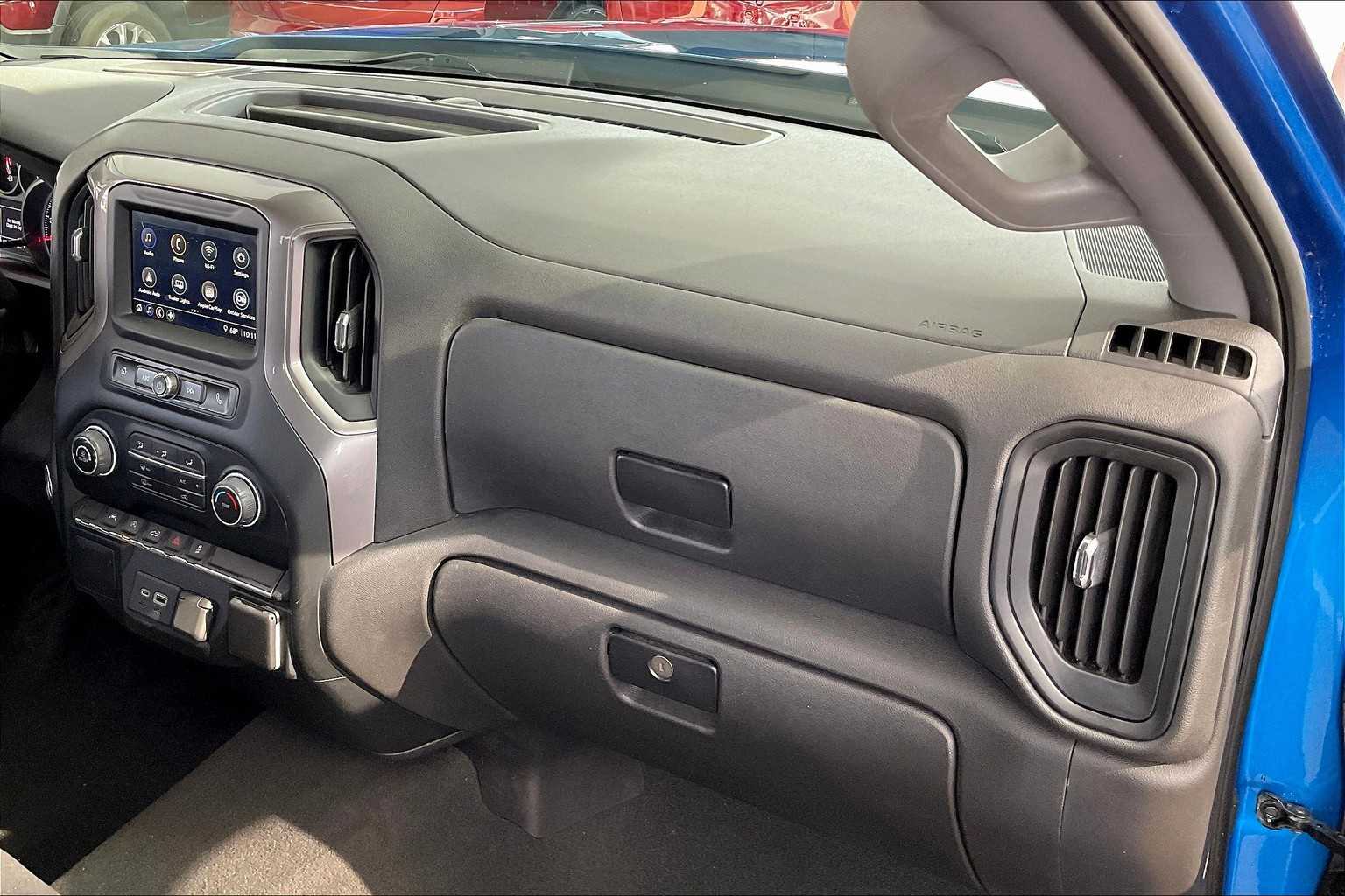 2022 Chevrolet Silverado 1500 Custom photo 15