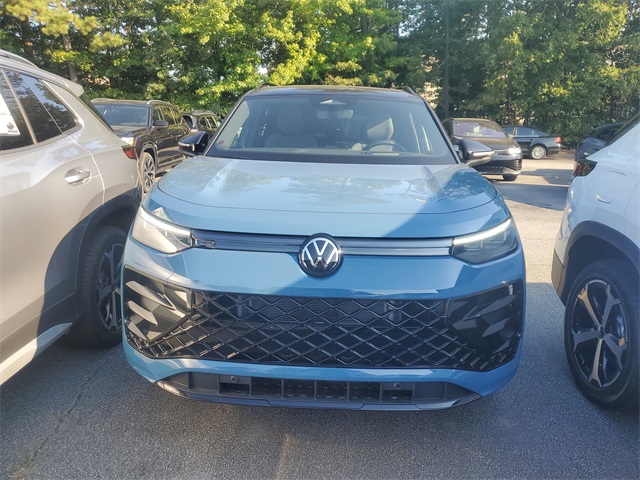 2025 Volkswagen Tiguan SE R-Line Black photo 2