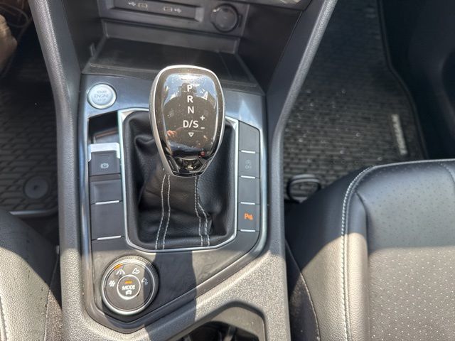 2024 Volkswagen Tiguan SE R-Line Black photo 25