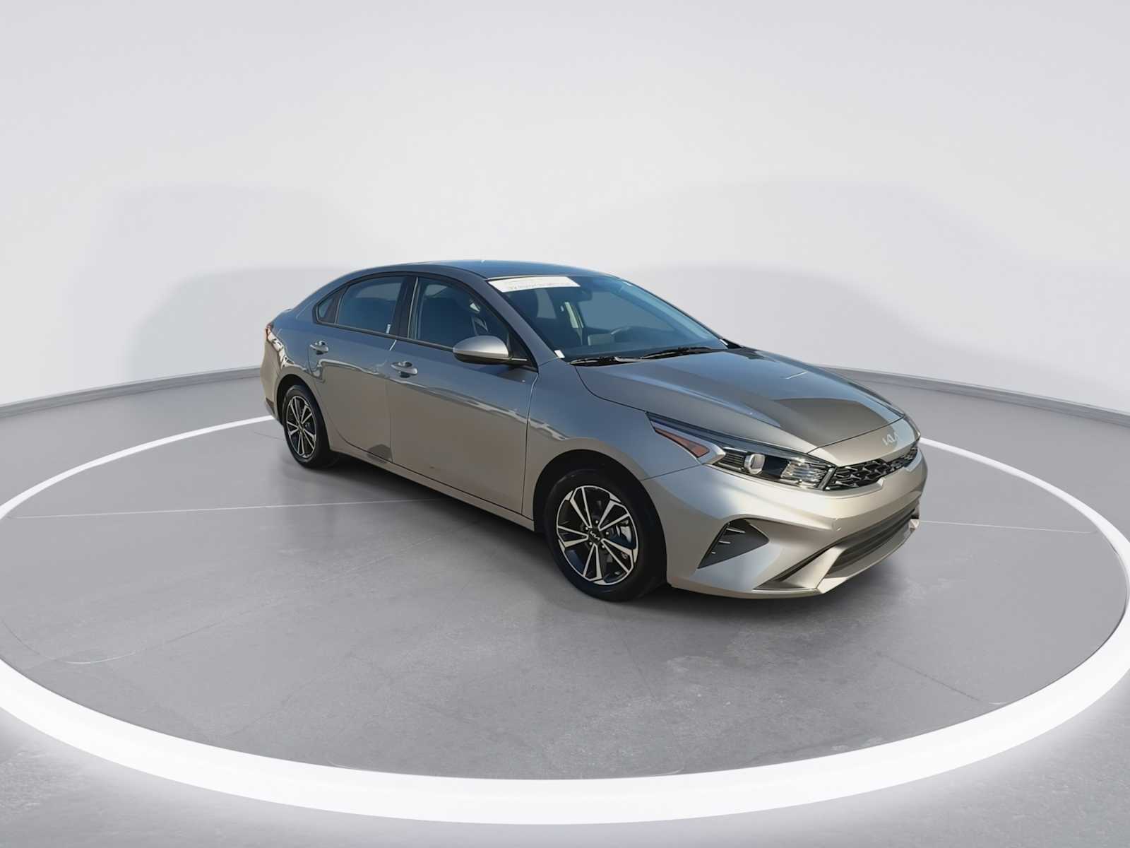 2024 Kia Forte LXS photo 2