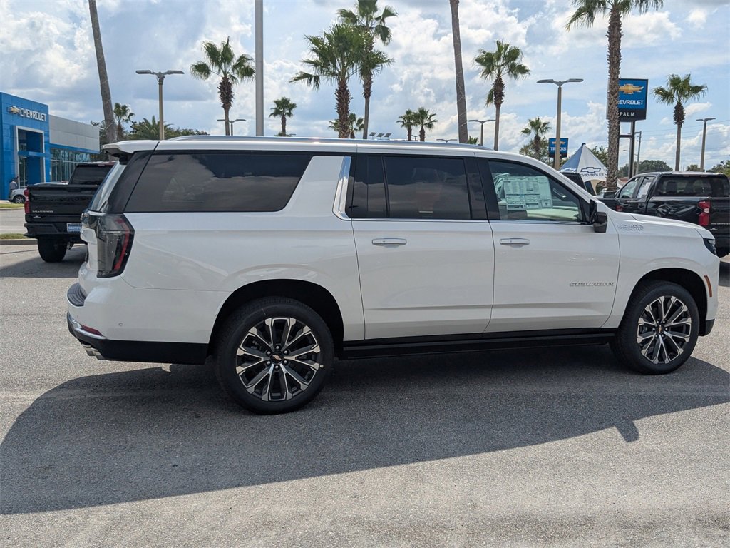 2025 Chevrolet Suburban High Country photo 2
