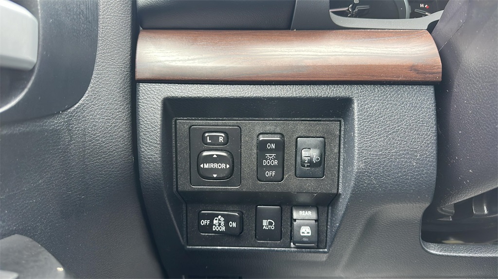 2018 Toyota Tundra Limited photo 23
