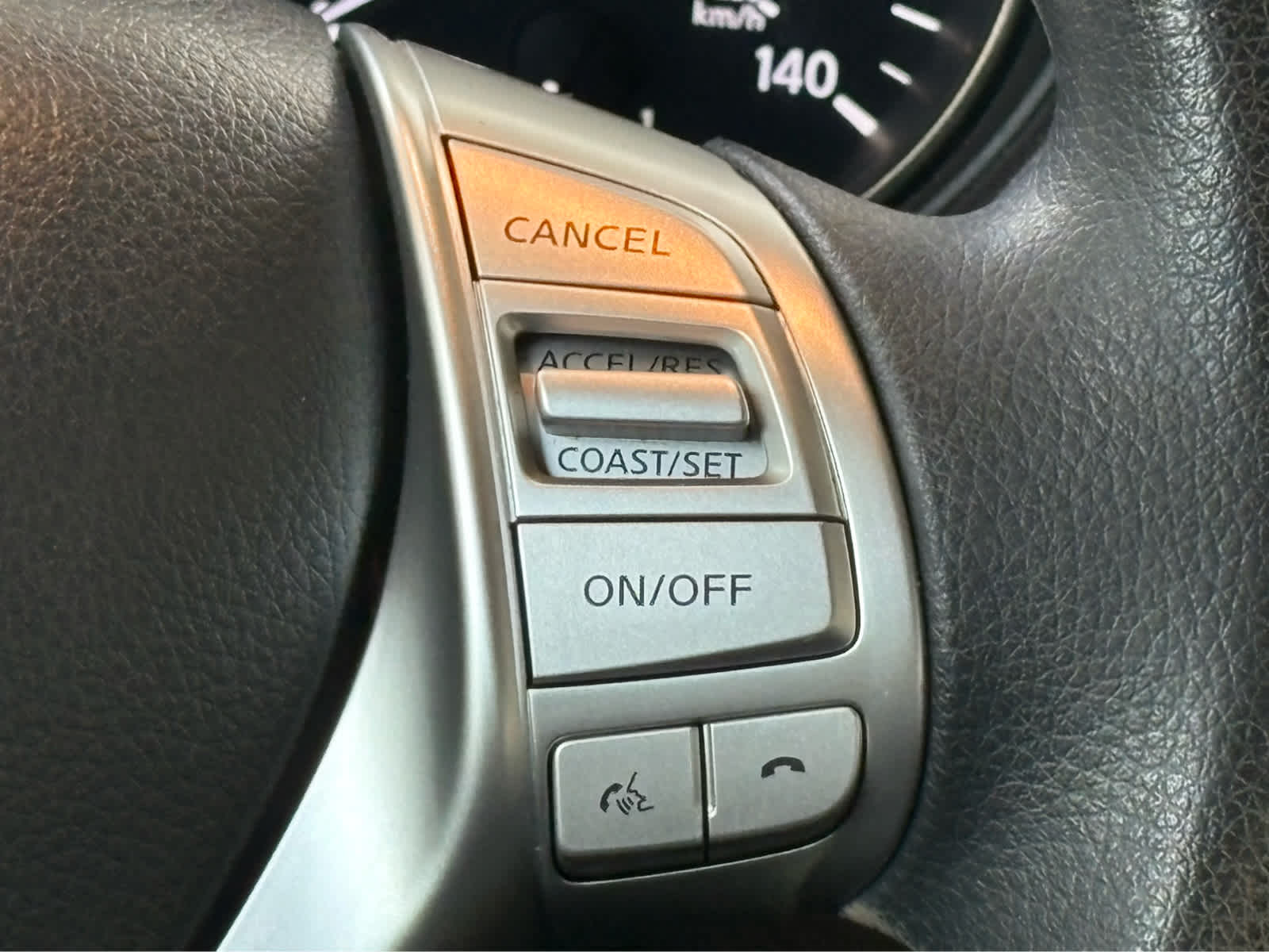 2016 Nissan Rogue SV photo 21